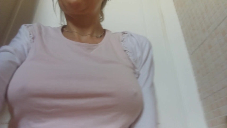 savannahamatoriale: Con la camisa transparente y mojada te enloco