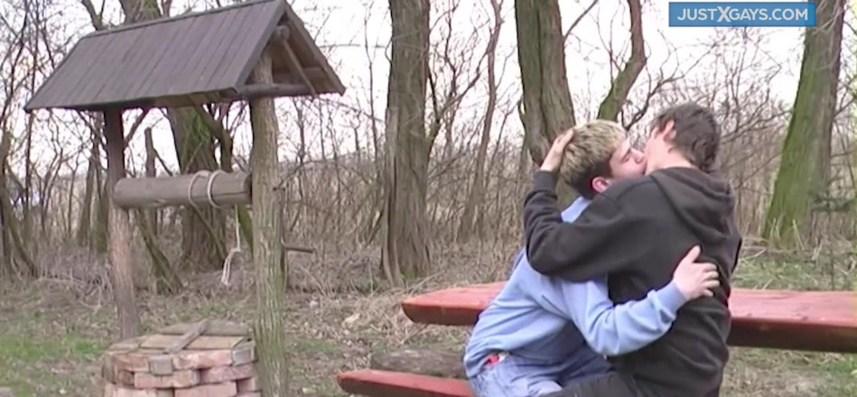 Just x gays: Schwules trio, blowjob draußen und fick in meinem zimmer
