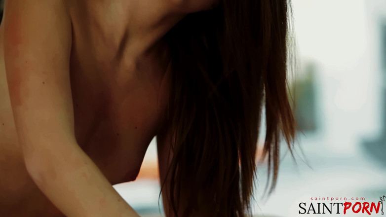 SaintPorn: Maddy O’reilly Et Shazia Sahari S’en Sortent Pour Faire L’amour...
