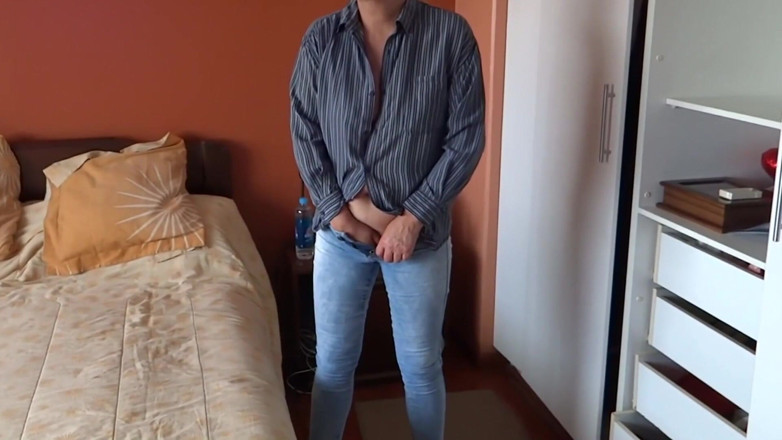 Ardientes69: Ik hou ervan om mijn hand onder mijn spijkerbroek te...