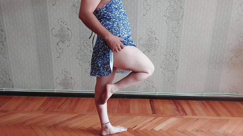 Kitty_Cross: Femboy verführt Herzen mit verführerischen Kurven und Bewegungen