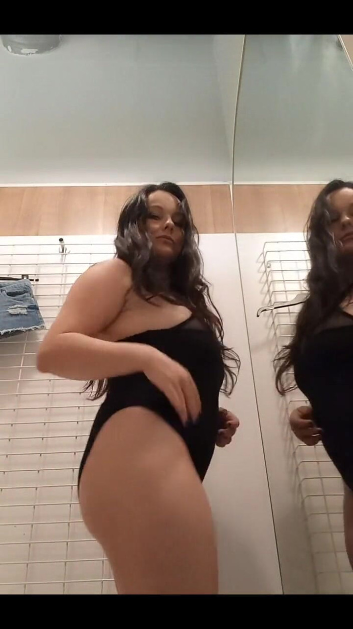 Kinky Lyrical: Quelques touchers sournois de moi entre des vêtements