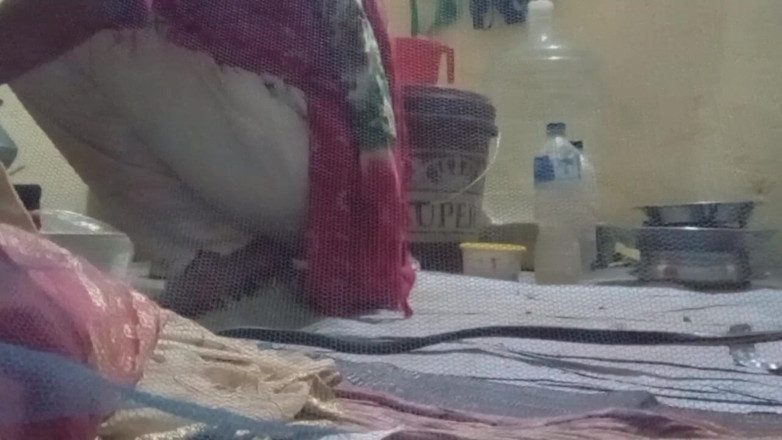 Bengaliauntykichut: 村のおばさんのお尻と私のペニス 朝早くおばさんのお尻を見てから、私のペニスは勃起しました。