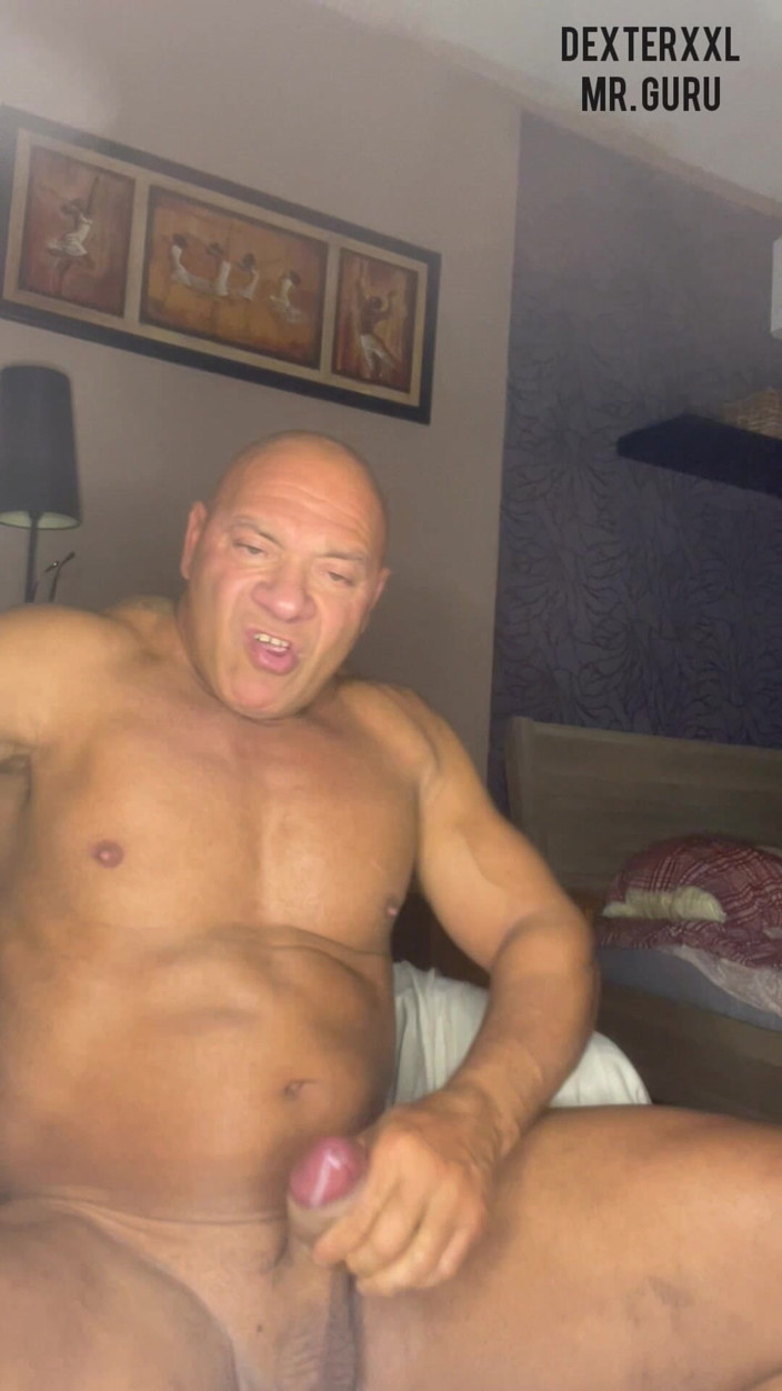 Dexterxxlfun: Mr guru bodybuilder, papi-freund,,-video solo