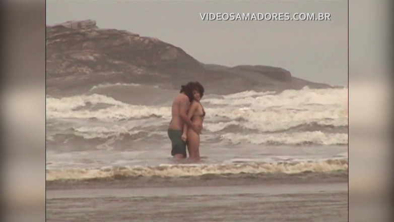 Amateurs videos: Безсоромна пара займається сексом на мілководному морі