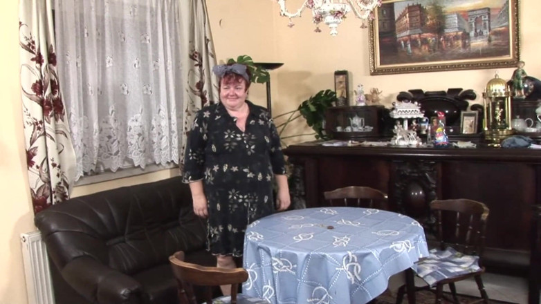 Time To Jerk Off: Gordita madura milf follada duro al estilo perrito