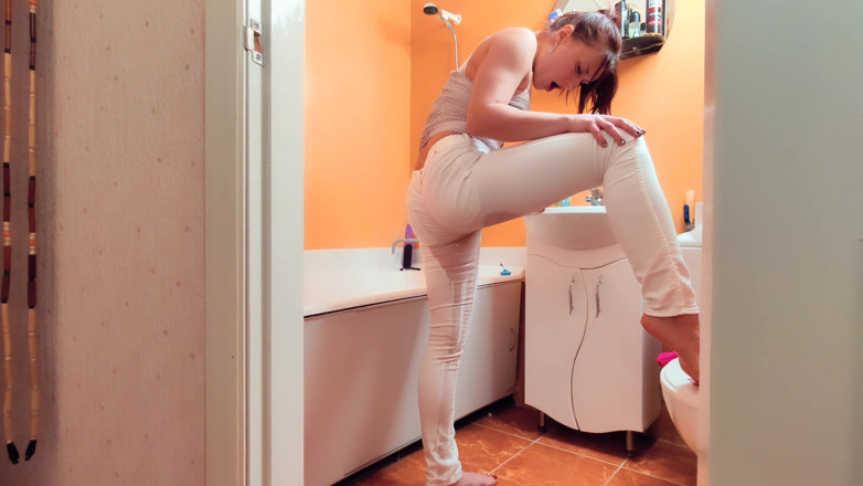 Adele Amber: Pisse en jean