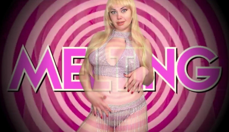 Goddess Misha Goldy: 창녀를 빠는 작은 자지로 변신!