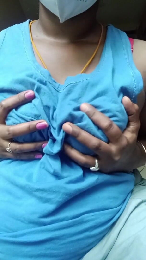 Saranya: bhaartiy aanti ke doodhiya stan aur choot ka klojap