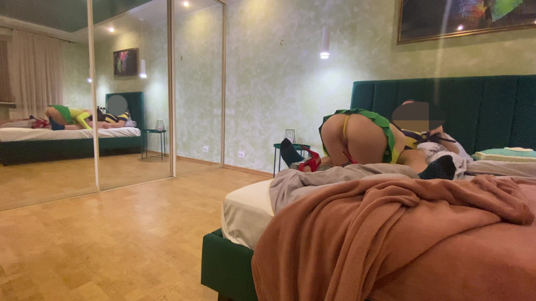LoveHomePorn: Une salope excitée se fait baiser la chatte par un...