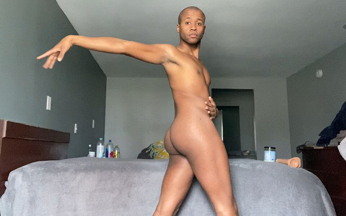 Karma Rainbow Smith D: Befeuchte fünf Tage schneller Dildo Check-in