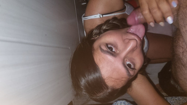 Rubis: Ein blowjob, den meine stieftochter liebt