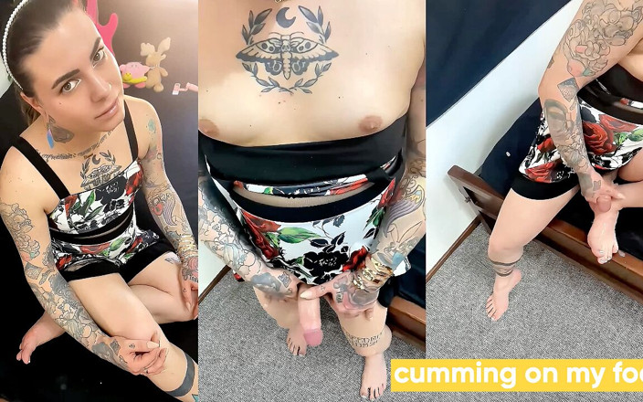 EmmaInkTrans: Gozando no meu pé!