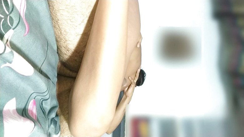 Rakul008: Dopo 1 anno di non scopare ha molto fame e eccitata