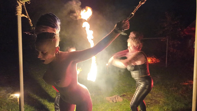 Domina Dark: Výdech protipožárního dechu