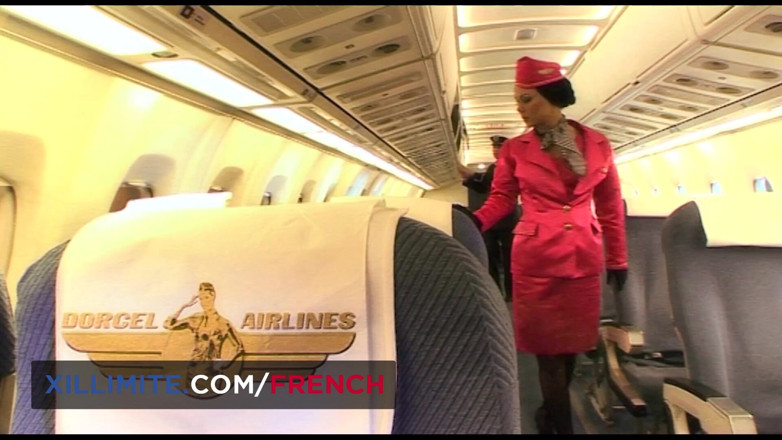 French girls at work: Onverwacht trio met een rondborstige stewardess
