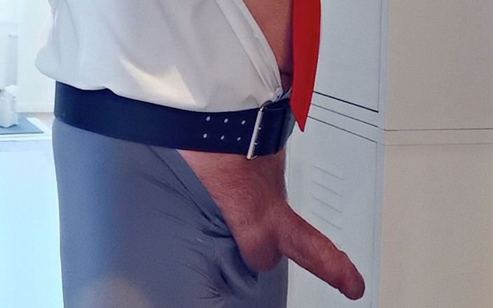 GERMANE_XL: La corbata roja