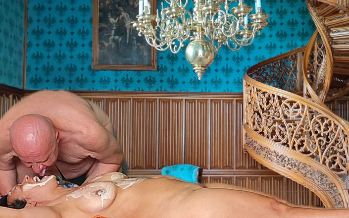 ADAMANDEVE: Найгарячіший королівський масаж з Гарабасом і Олпром