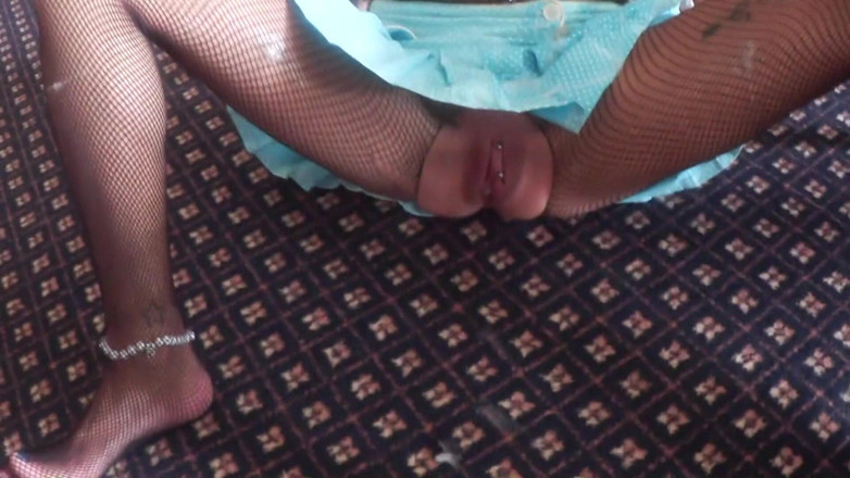 Slutwife Club: Uległa łysa niewolnica Vlija cieszy się długim szorstkim jebanie w twarz...