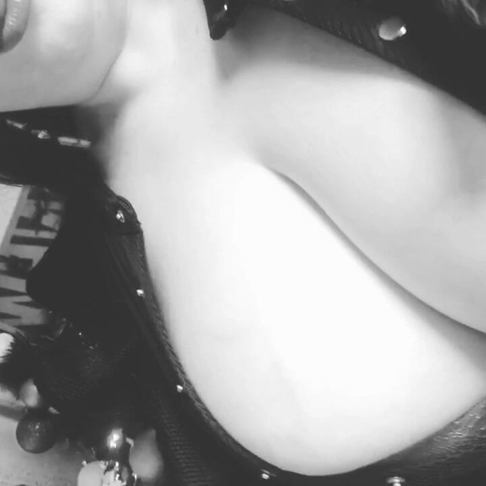 Roxanne Miller: Solo stuzzica, puro sesso