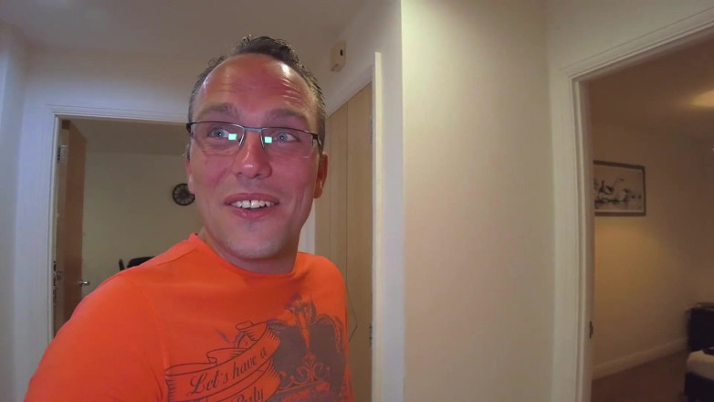 Mervyn and Pervin: Peinture? Oui ton visage !