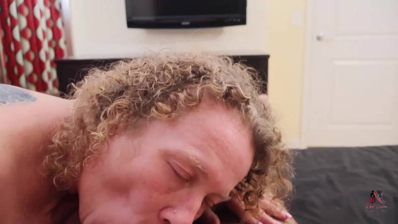 Reds BBW Hotties: Une MILF Reçoit Une Bite De Son Copain En POV