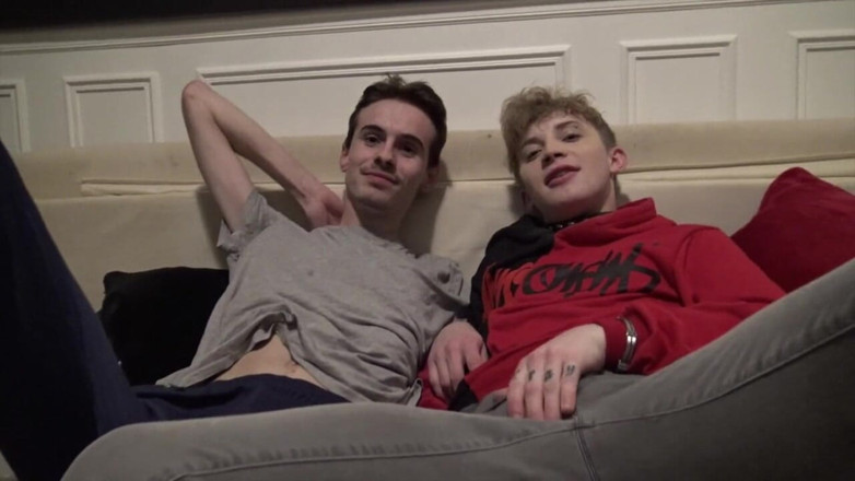 Ass Twink destroyed by older: Sürtük sarışın twink andrea genç adam tarafından prezervatifsiz sikiliyor biseks