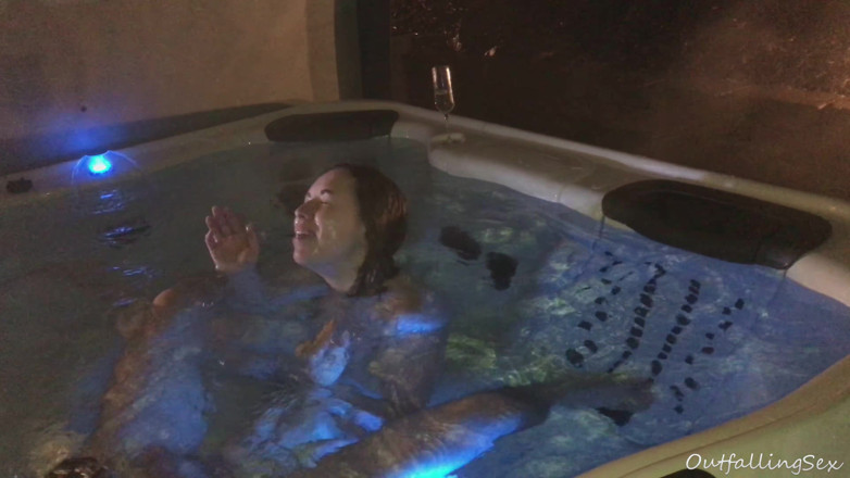OutfallingSex: Outfallingsex - Actie in de jacuzzi