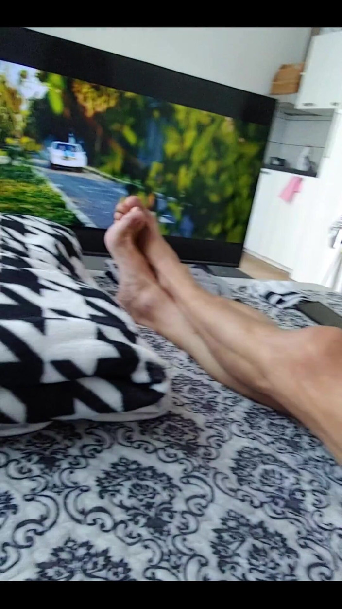 Boy jerking off: Morgen