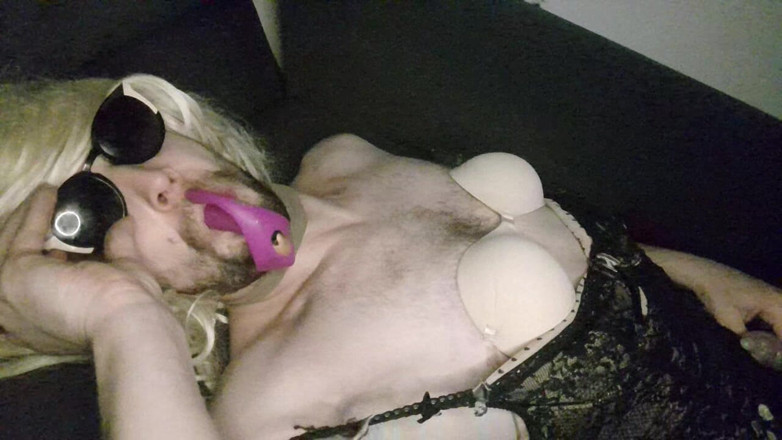 SoleElement94: Notgeile Sissy Befriedigt Sich, Nach 5 Stunden Bekommt Sie Ihr Orgasmus!テイル2