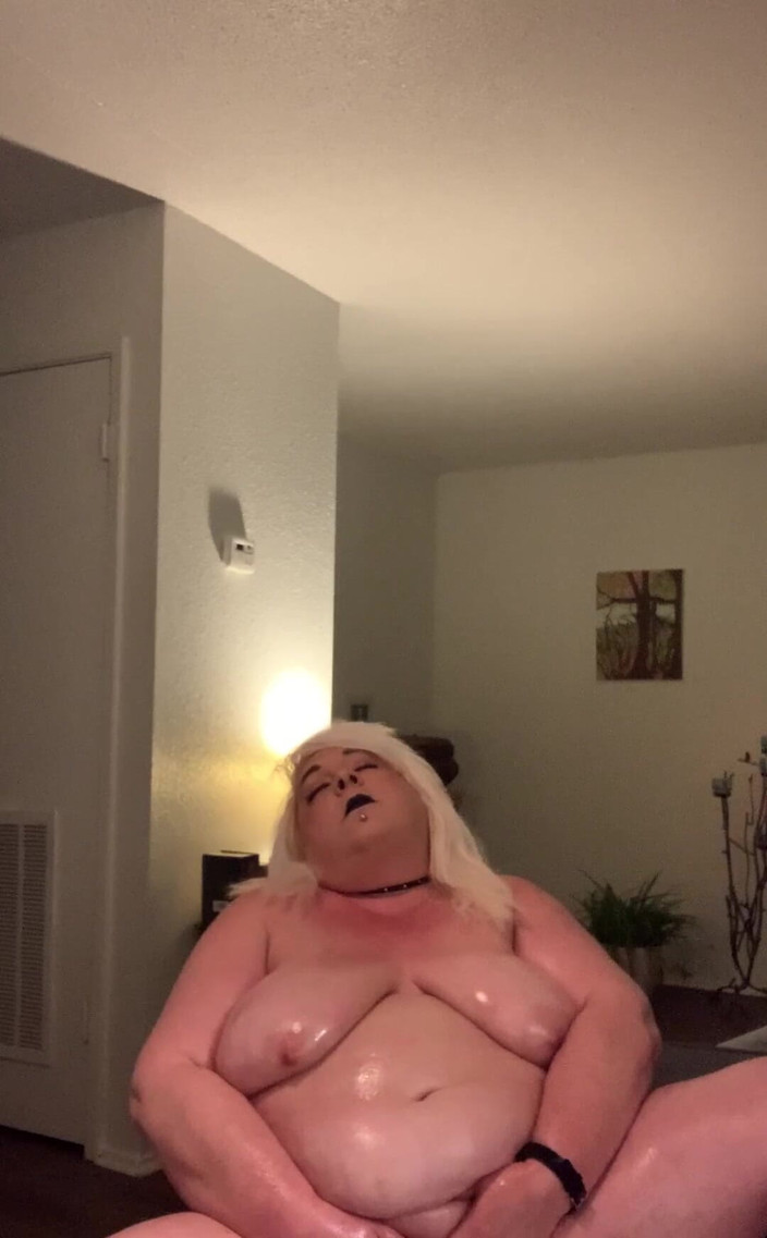 BlancaGirlBBW: Senin için yağlanıyor!!