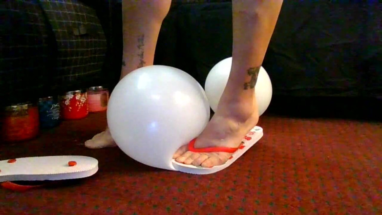 Abby Anna: Chanclas apareciendo globos