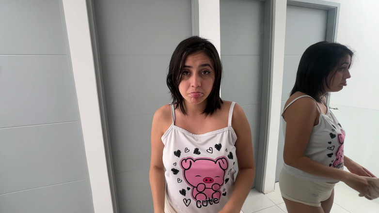 ManuelaAlvarez: La mia piccola sorellastra latina ama scopare davanti a uno...