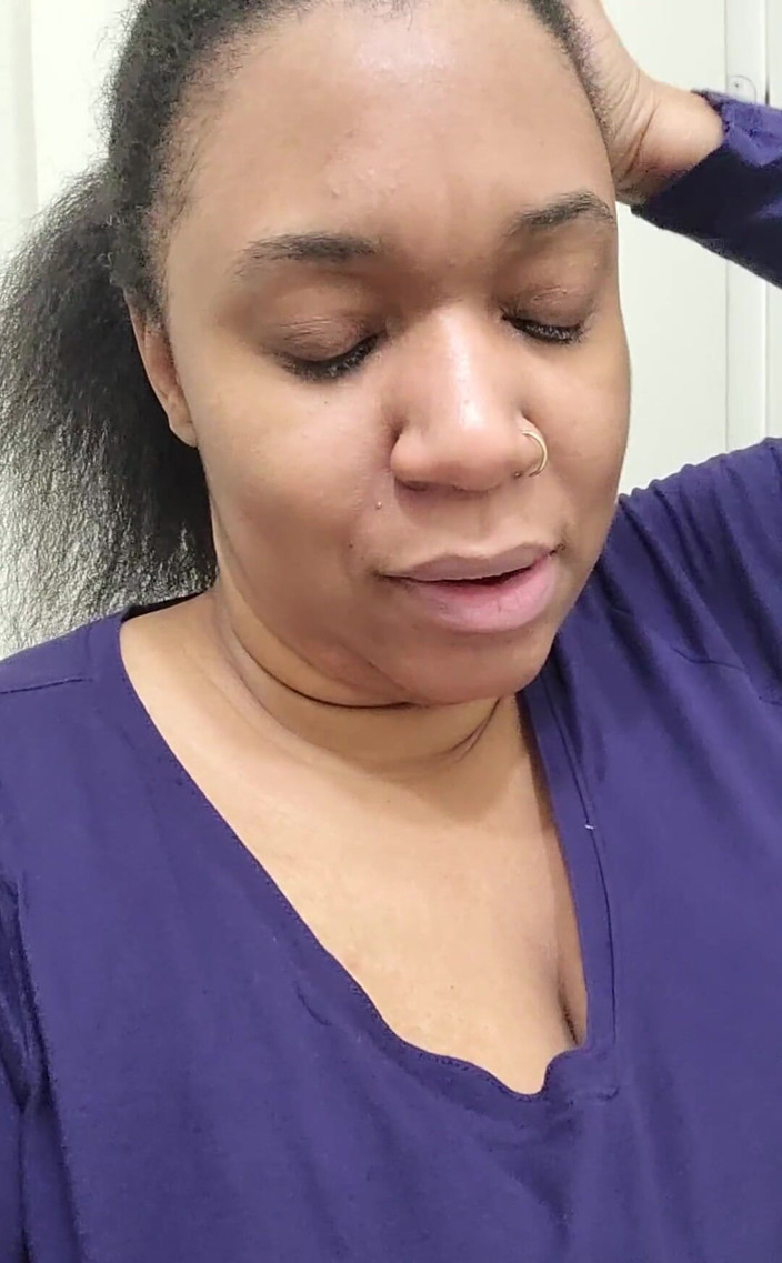 Josie4yourpleasure: Surpre boobflash en me filmant en train de parler