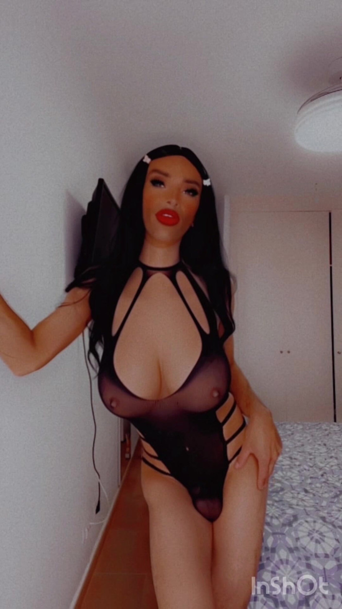 Sissy Slut Brianna: Il tuo video farfalle nei suoi occhi e gli sguardi...