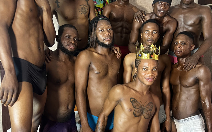 Baddestboyx: La reina nigeriana y sus 9 concubinas leales