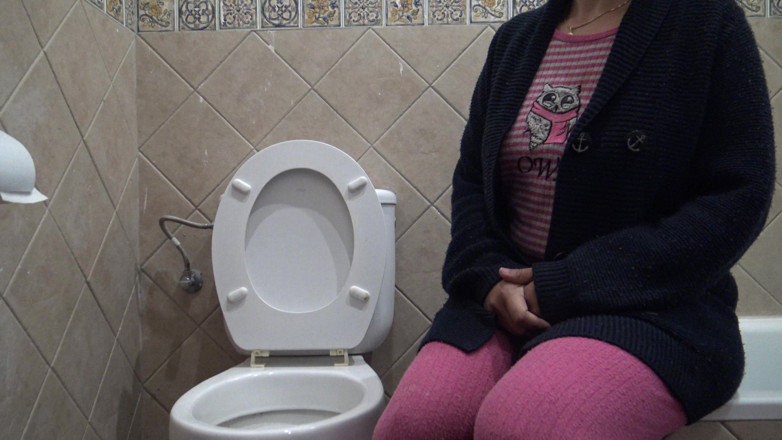 Stepmom Susan: Збочена мачуха спостерігає, як її пасинок писає перед нею