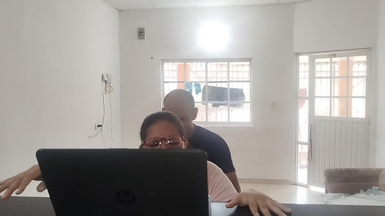 Adribella69: Ama de casa paga a un técnico con una buena...