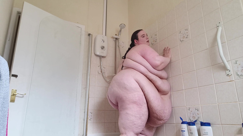 SSBBWLadyBrads: Duschjiggles och tvätt