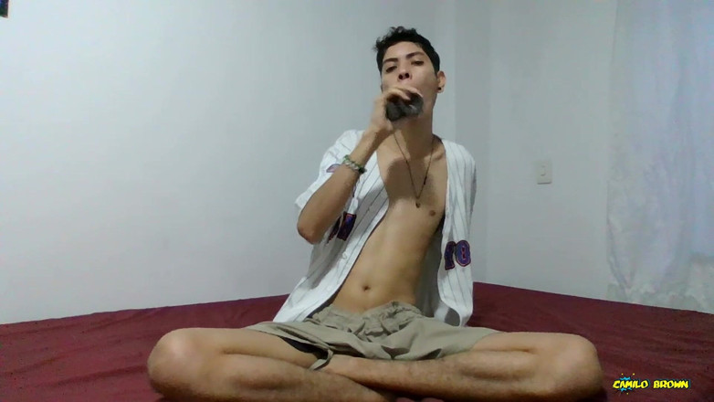 Magic C: Boşalana kadar siyah dildo emerken bick twink yarağıma mastürbasyon yapıyorum
