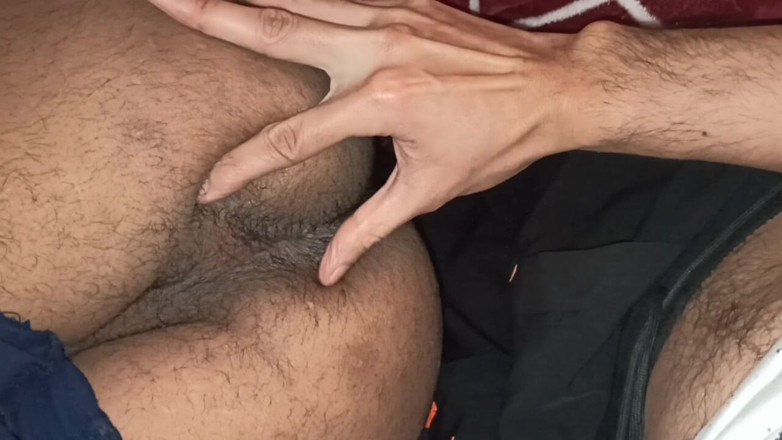 Desi__Panda: Pemandu trak desi mengongkek kawan lurusnya pantat besar