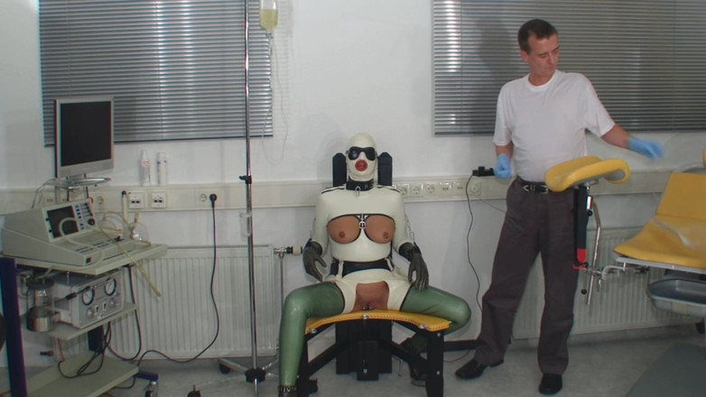Rubber & Clinic Studio - 1ATOYS: Bizarre rubberen ervaring