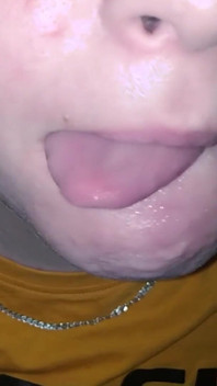Avale Une Énorme Portion De