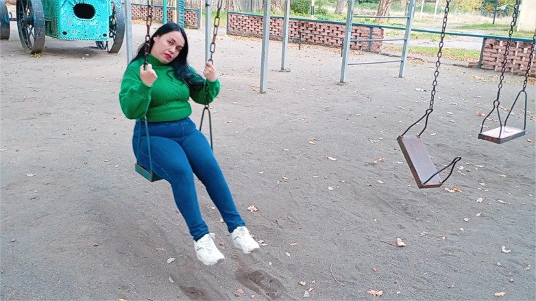 Kellyhotstepmom: Pouvez-vous M’aider À Me Balancer, Bébé ? Pousse-moi Plus Fort Par Derrière.