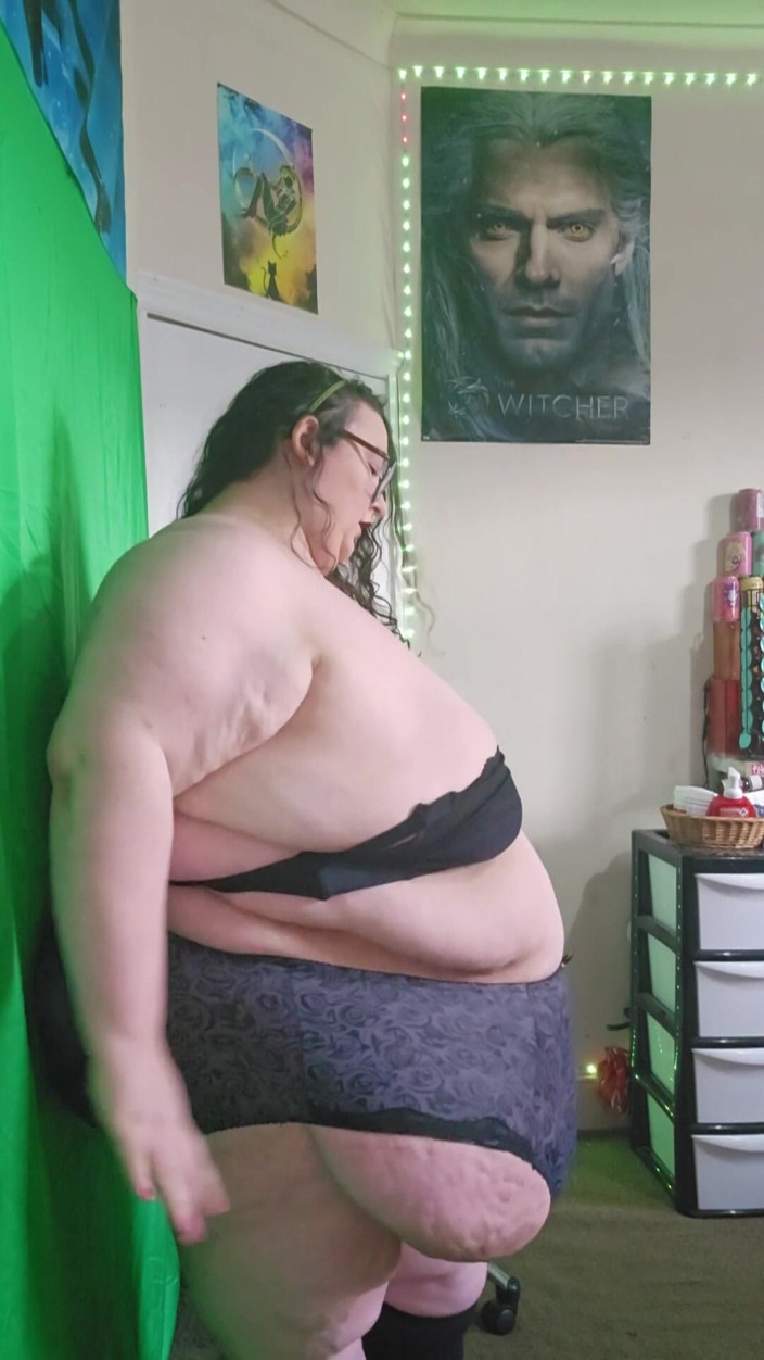 SSBBWLadyBrads: 빨고 춤을 추는 SSBBW