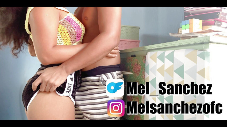 Mel Sanchez: Erkek arkadaşımın arkadaşını öptüm ve beni sikmek istediğinden emindim