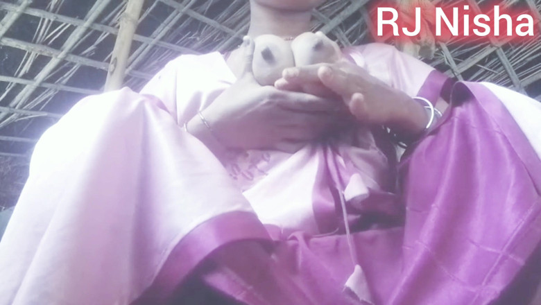 RJ NISHA: Awek solo melancap dengan jari
