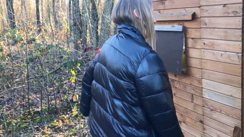SweetSusi: Dicke Jacke Im Wald Sonst Nix