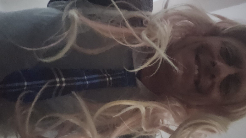 Jasmine Sub: Sissy fickt dildos beim gangbang