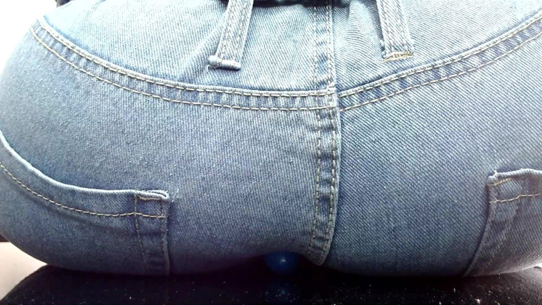 Maeling: Trampled dalam Seluar jeans dan pantat Denim